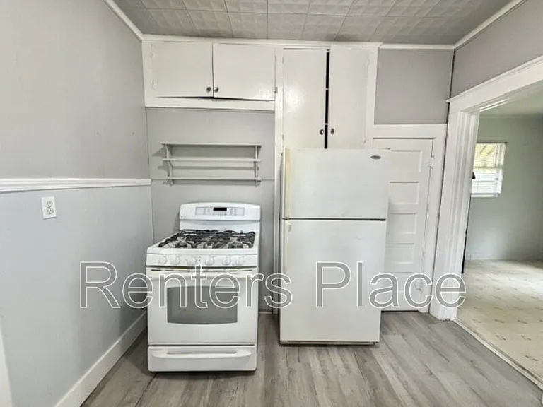 204 S Birch St — Photo 11