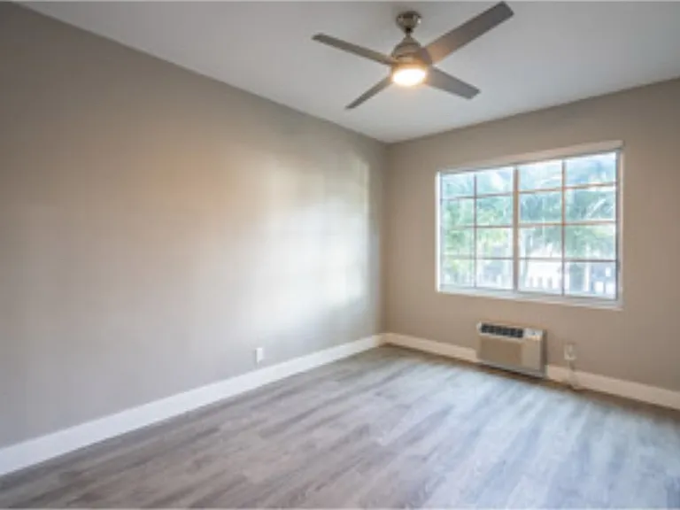 715 Michigan Ave #4 — Photo 7