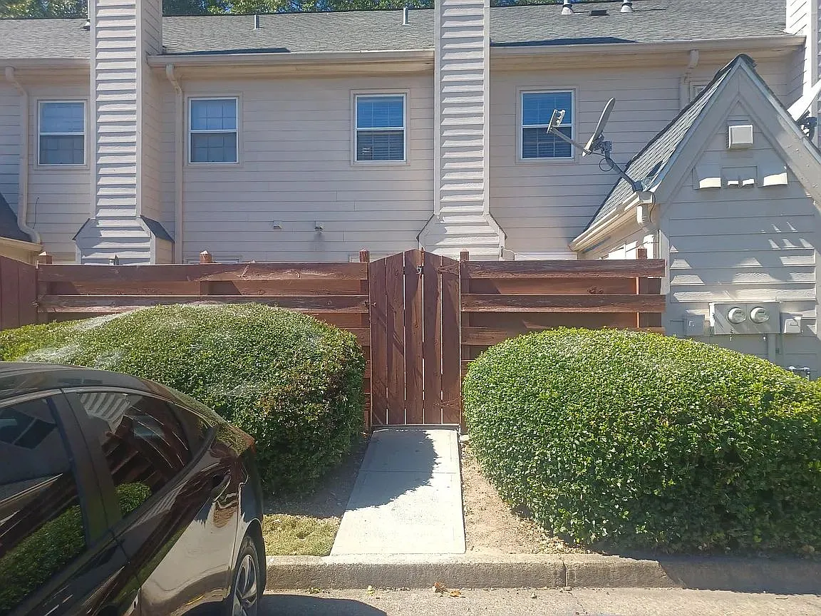 595 Wedgewood Dr - 1 — Photo 2