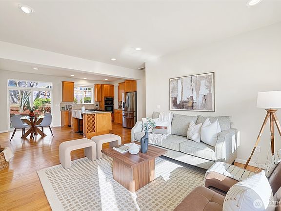 5th image of 5610 NE 5th Court