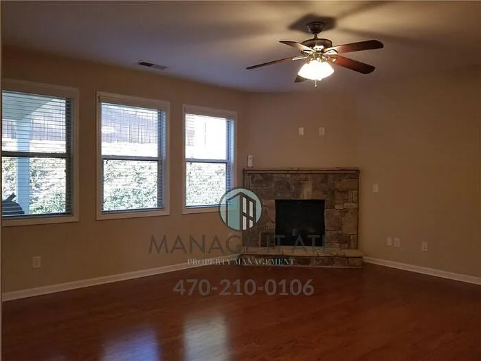3673 Fallen Oak Dr — Photo 11