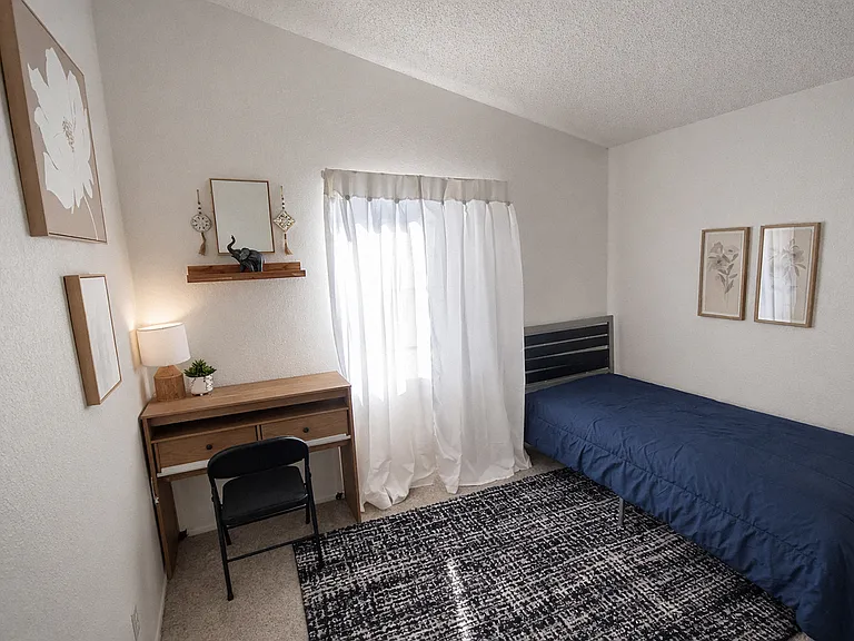 45136 Watford Ave — Photo 1