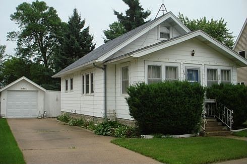 2nd image of 604 8th Ave SE