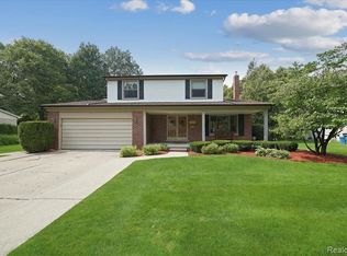 3583 Bellows Ct, Troy, MI 48083