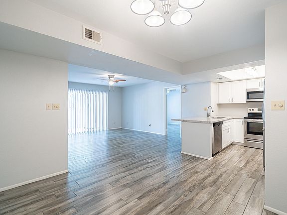 4th image of 540 N May St #1138