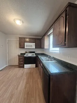 829 Decoy Ct — Photo 3