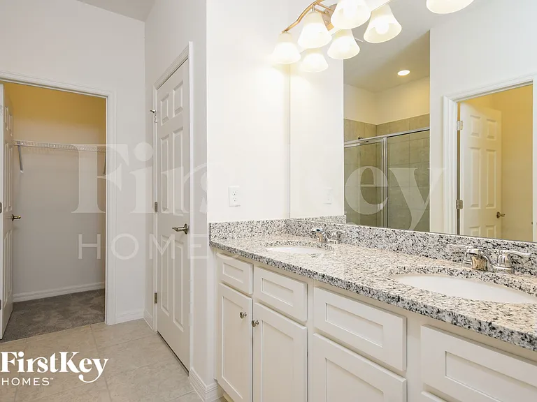 1227 Ponca Rd — Photo 10