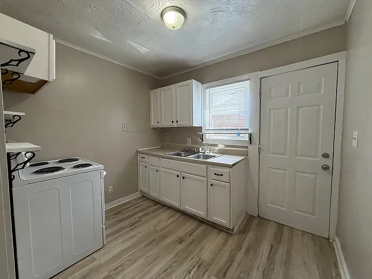 3569 Prospect St — Photo 8