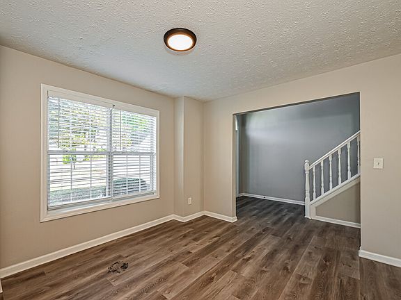 4th image of 785 Georgian Hills Dr