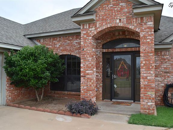 2nd image of 600 E Texas Ave