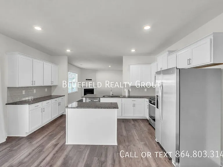 380 Fenwick Dr — Photo 9