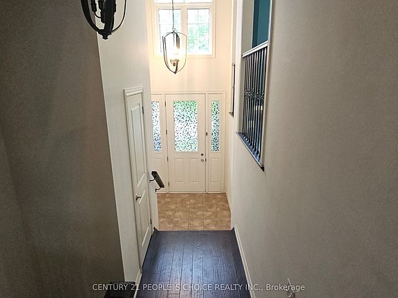 4th image of 32 Meadowcreek Rd