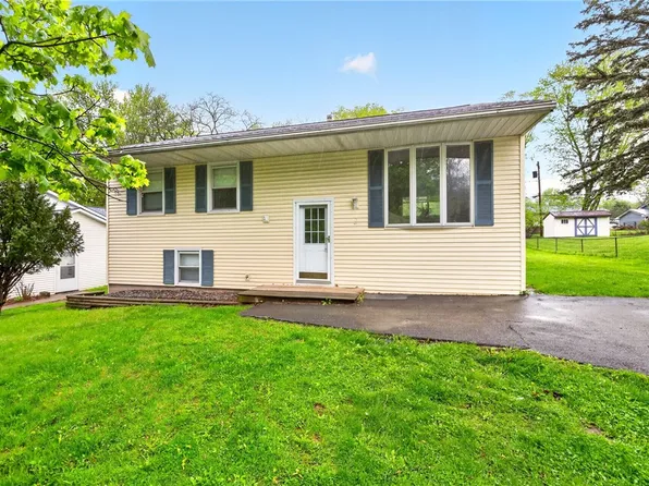 9 Lynaugh Rd, Victor, NY 14564