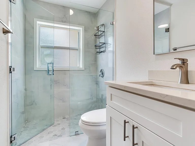 2514 W Gray St — Photo 5