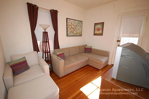 1594 Beacon St #4 Photo 1