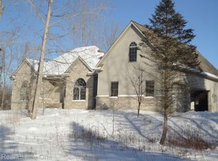 1512 Connell Rd, Ortonville, MI 48462