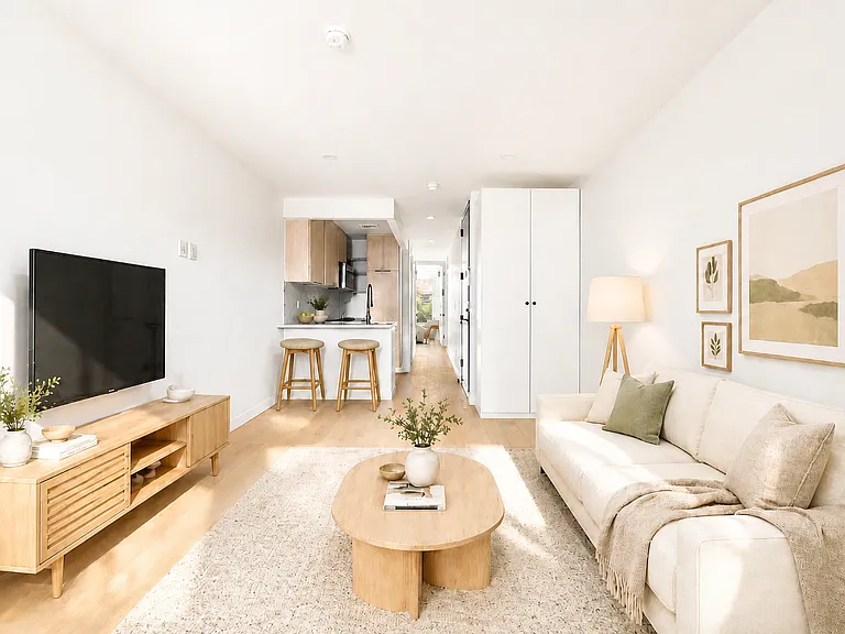 476 Humboldt St #2R — Photo 2