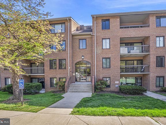 2nd image of 11309 Commonwealth Dr APT 201