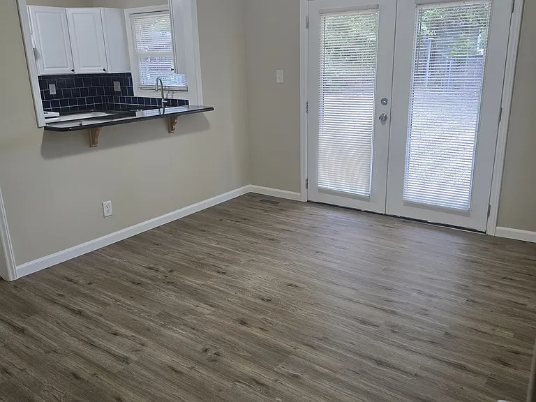 6550 Venture Dr — Photo 25