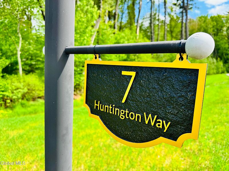 2nd image of 7 Huntington Way