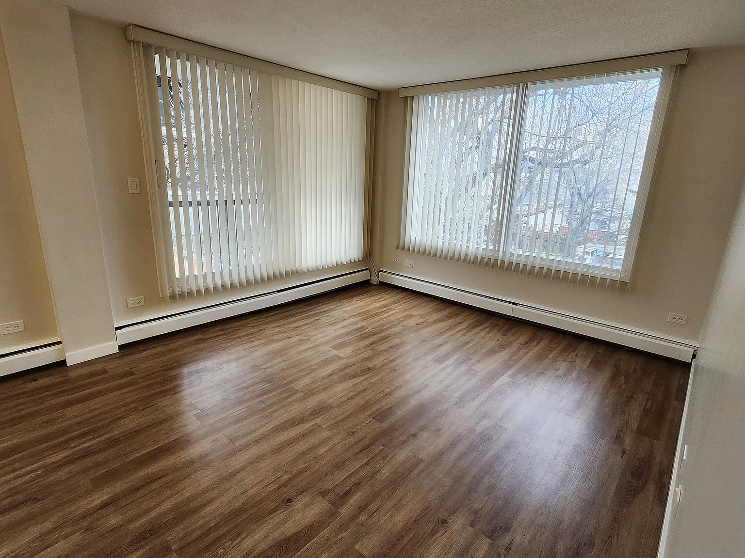 2315 14A Street S.W. — Photo 2