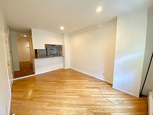 1st image of 244 E 32nd St APT 3R