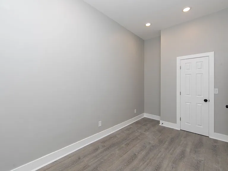 436-438 Broadway #3 — Photo 7