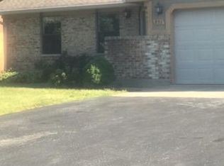 851 Peachcreek Rd, Dayton, OH 45458