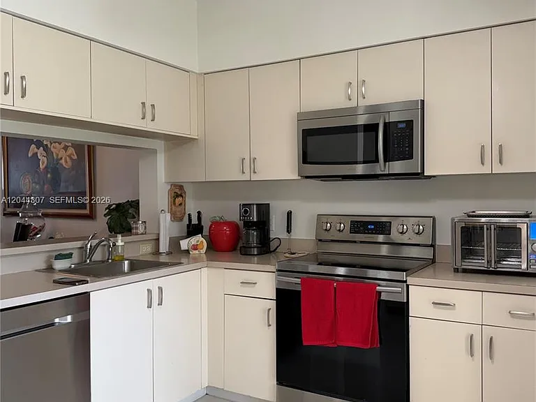 16619 Hemingway Dr — Photo 7