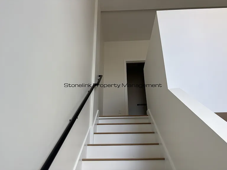 265 Manton Ave — Photo 5