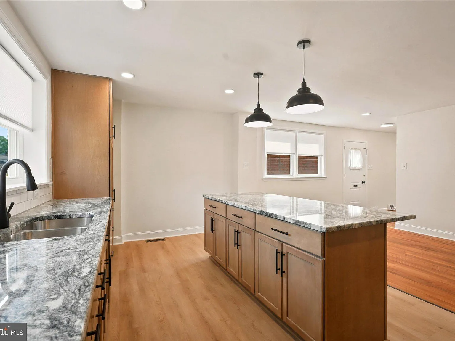 4 bed, 2.5 bath, 1546 sqft, $2,600 — Photo 4