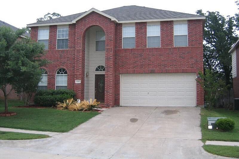 1st image of 4012 Oakwood Dr