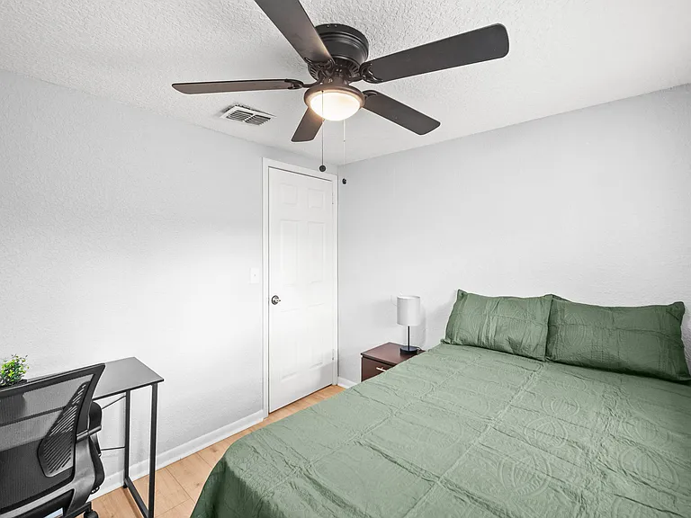 Gullege Dr — Photo 1