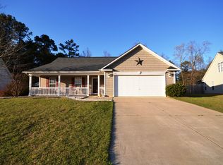 5136 Goshawk Dr, Hope Mills, NC 28348