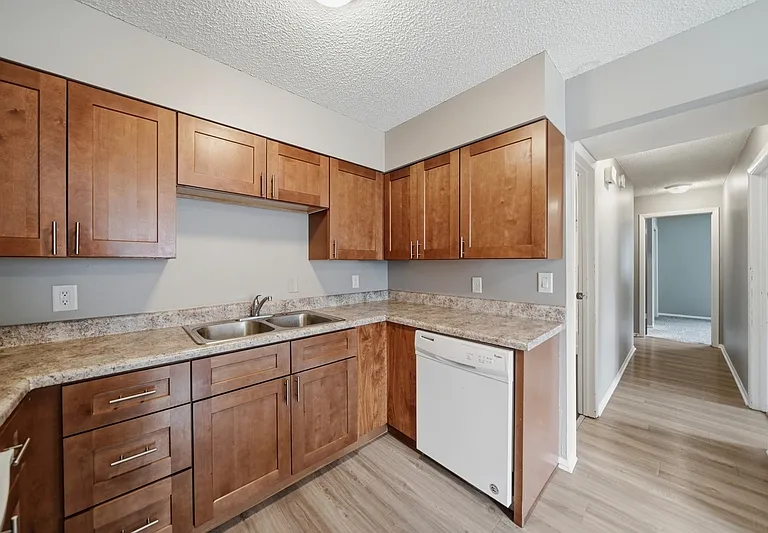 438 S 27th St #3 — Photo 3