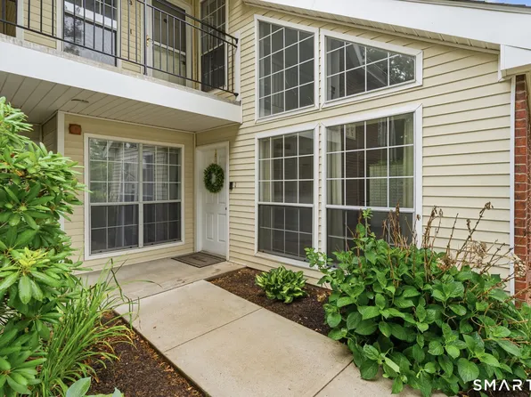 5 Carriage Crossing Lane #5, Middletown, CT 06457
