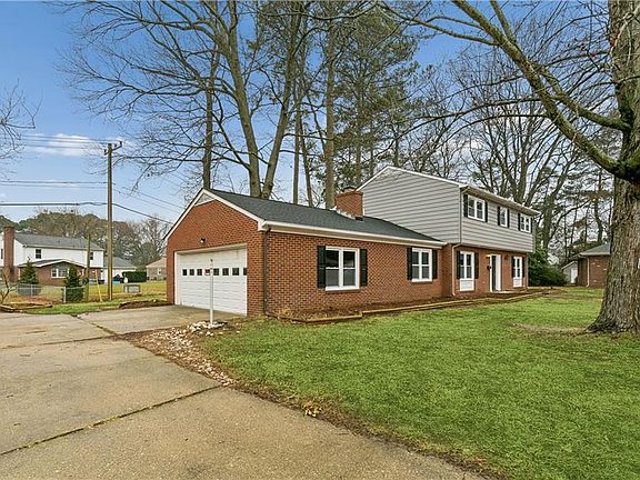 4th image of 4 Alexander Dr