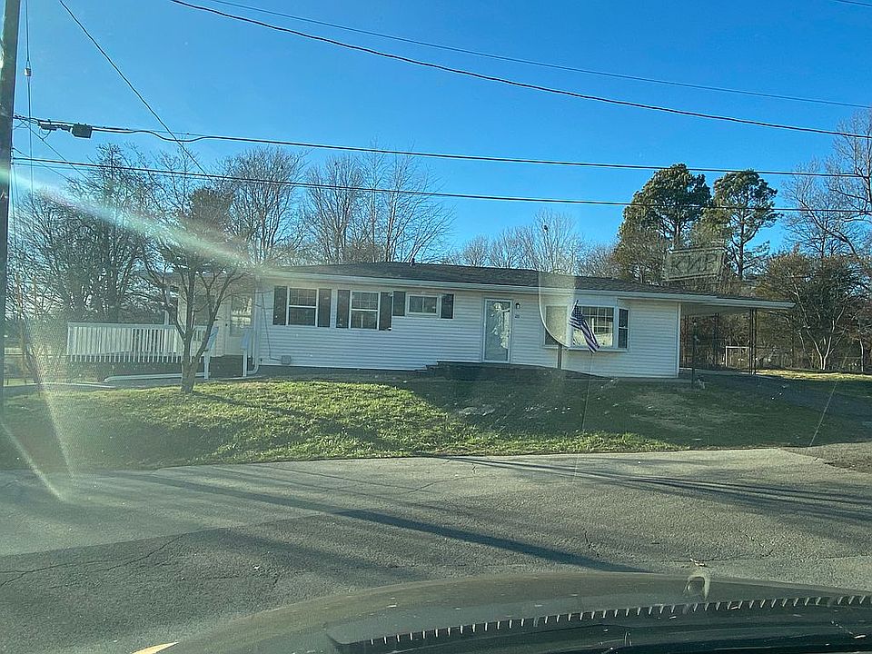 1st image of 219 2nd St