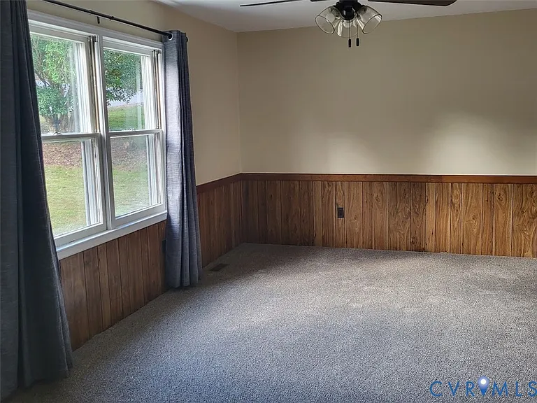 206 Spring Dr — Photo 4