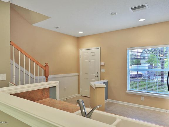 5th image of 8123 Summer Gate Ct