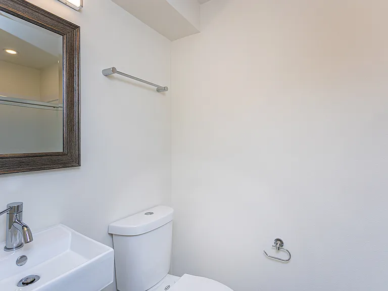 U20 Apartments — Photo 17