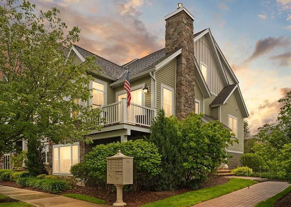 1st image of 44 Stonehaven Dr