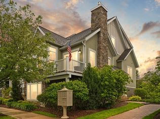 44 Stonehaven Dr, Weymouth, MA 02190
