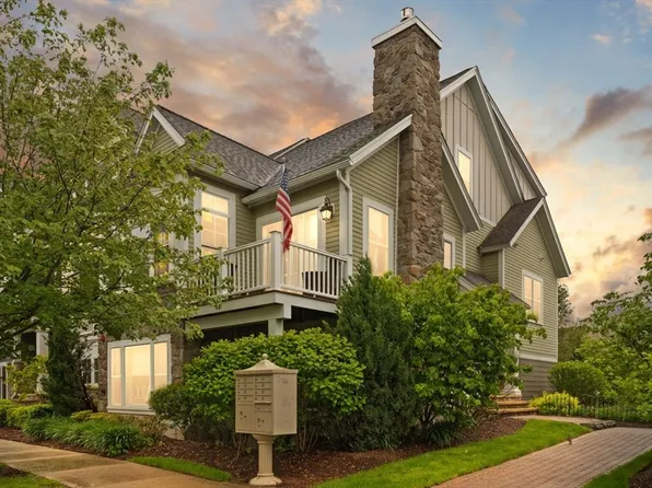 44 Stonehaven Dr, Weymouth, MA 02190