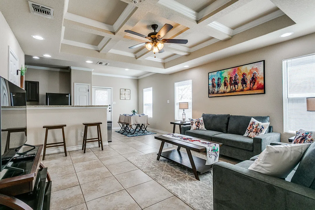 3 bed, 2.5 bath, 1162 sqft, $2,200 — Photo 2