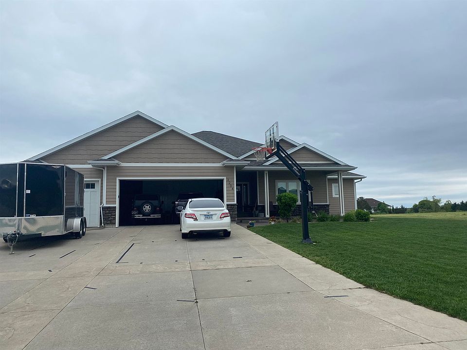 3204 Prairie Meadow Dr, Milford, IA 51351 Zillow