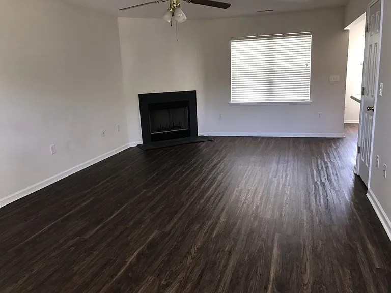203 Smallberry Ct — Photo 2