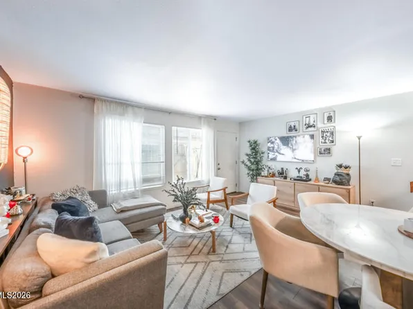 979 Damon Ln, Sparks, NV 89431