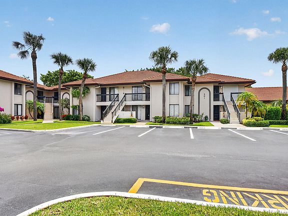 2nd image of 301 Club Cir APT 208