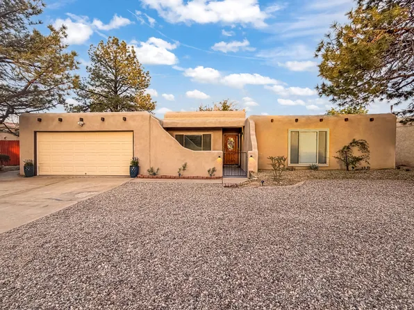 10108 La Paz Dr NW, Albuquerque, NM 87114